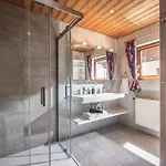 Hauser Apartment *